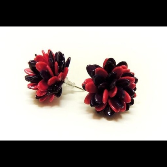 Earrings - Picture 4 of 7